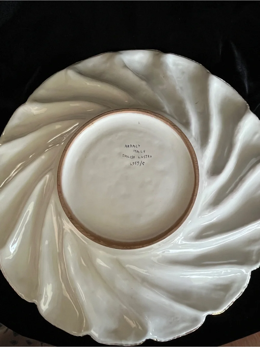 Ardalt Oro Nero Hand Painted Large Decorative Porcelain Center Piece Italy
